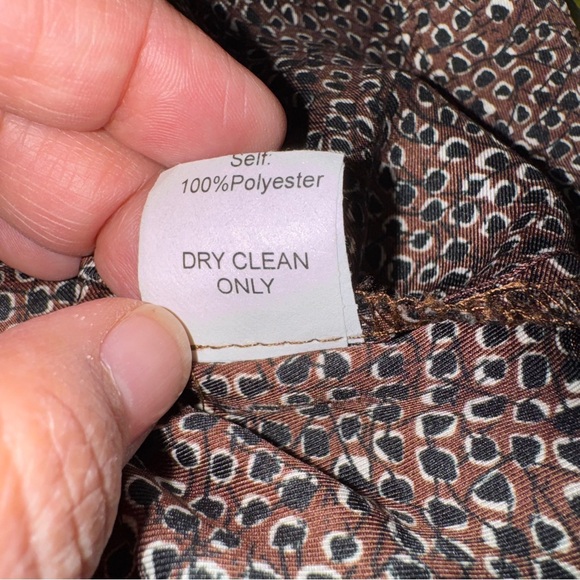Women's Black Brown Printed Blouse Medium. Faux wrap. High/low. Bubble. Dressy - Picture 10 of 10